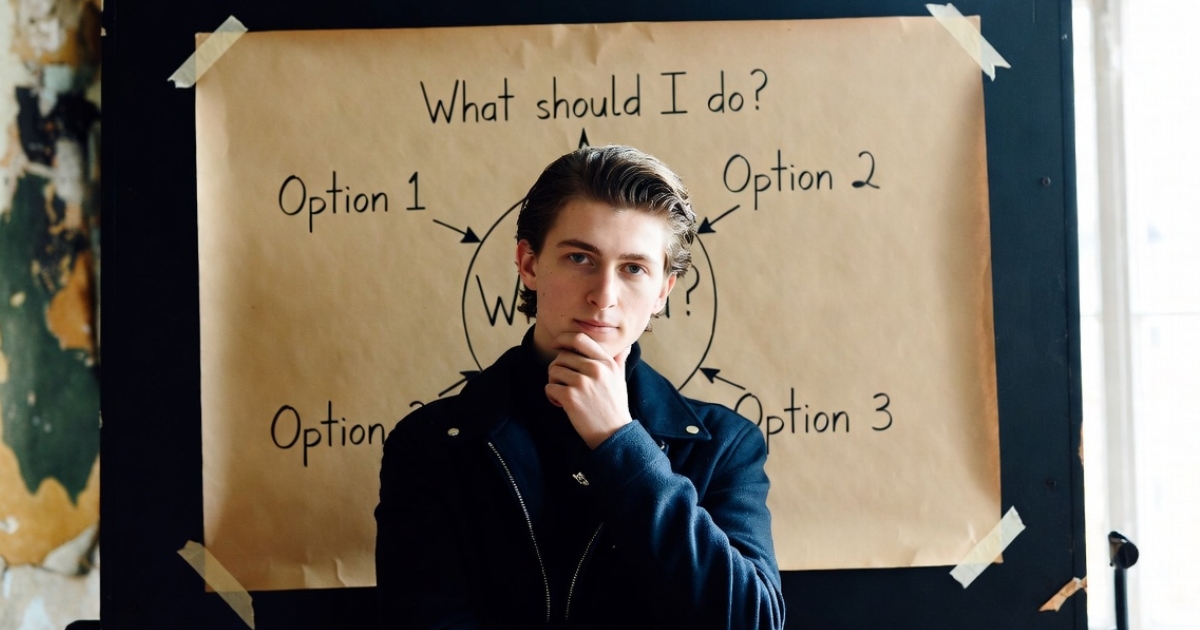 Why Smart People Make Terrible Decisions (And How 8 Groundbreaking Books Can Fix That) Why Smart People Make Terrible Decisions (And How 8 Groundbreaking Books Can Fix That)